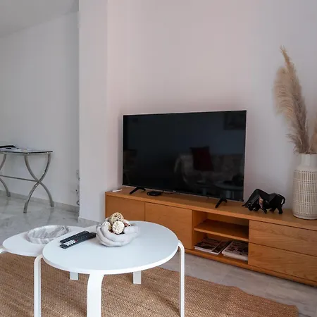 Wonderfull Pent-house Close To The Апартаменти