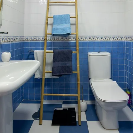 Wonderfull Pent-house Close To The 아파트 *